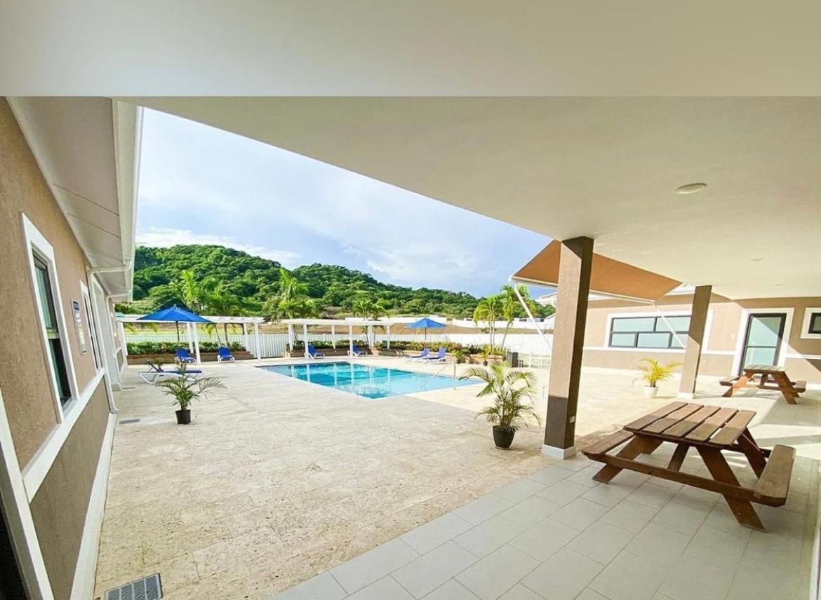 Natty'S Cozy Beach House In Hanover Jamaica Лусеа Экстерьер фото