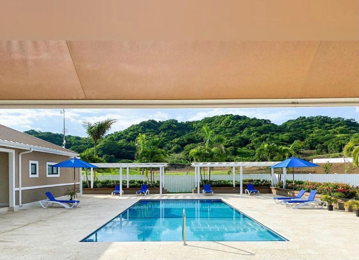 Natty'S Cozy Beach House In Hanover Jamaica Лусеа Экстерьер фото