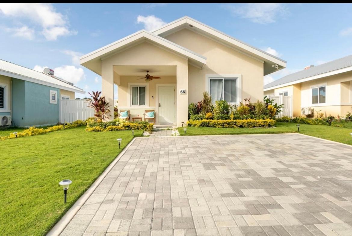 Natty'S Cozy Beach House In Hanover Jamaica Лусеа Экстерьер фото